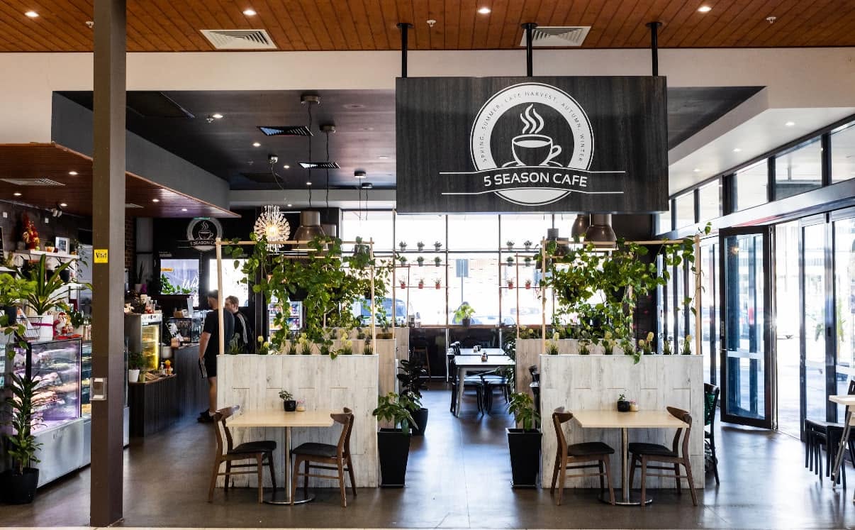 5 Season Café gallery