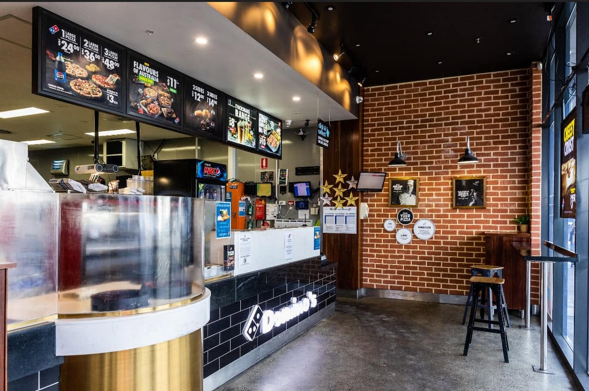 Dominos gallery